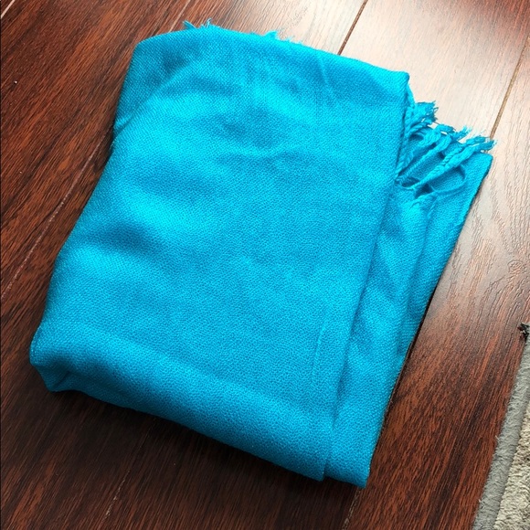 Blue scarf - Picture 6 of 7